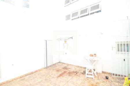 Casa à venda com 275m², 3 quartos e 3 vagas Casa à venda com 275m², 3 quartos e 3 vagasQuintal