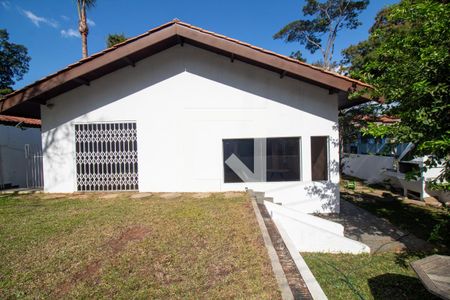 Casa à venda com 275m², 3 quartos e 3 vagas Casa à venda com 275m², 3 quartos e 3 vagasFachada Interna