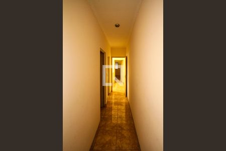 Casa à venda com 180m², 3 quartos e 4 vagasCorredor