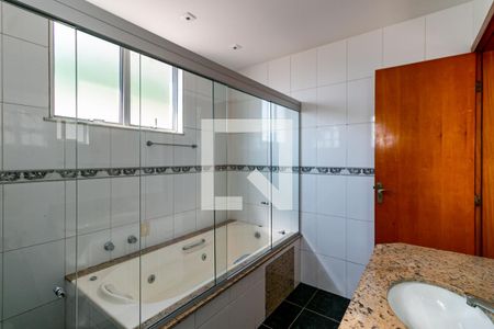 Apartamento à venda com 220m², 4 quartos e 2 vagasBanheiro 1