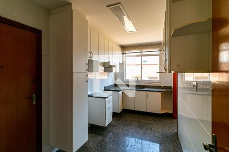 Apartamento à venda com 220m², 4 quartos e 2 vagasCozinha