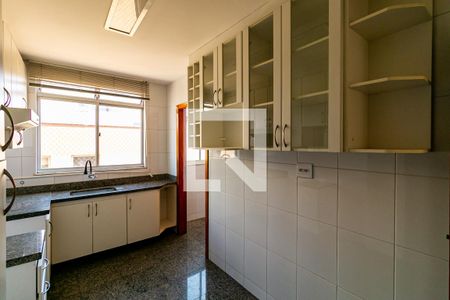 Apartamento à venda com 220m², 4 quartos e 2 vagasCozinha