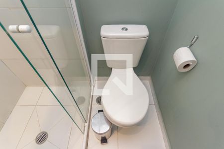 Banheiro de kitnet/studio para alugar com 1 quarto, 22m² em Centro, São Paulo