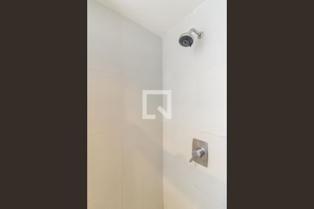 Banheiro de kitnet/studio para alugar com 1 quarto, 22m² em Centro, São Paulo