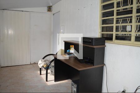 Casa à venda com 374m², 4 quartos e 10 vagasSala externa | Entrada lateral