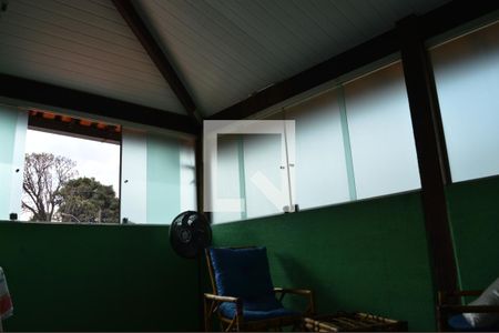 Casa à venda com 374m², 4 quartos e 10 vagasVaranda da Suite 2