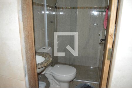 Casa à venda com 374m², 4 quartos e 10 vagasBanheiro da Área de Serviço