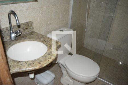 Casa à venda com 374m², 4 quartos e 10 vagasBanheiro da Área de Serviço