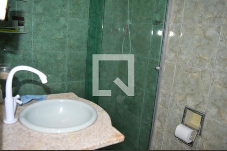 Casa à venda com 374m², 4 quartos e 10 vagasBanheiro da Suite 2