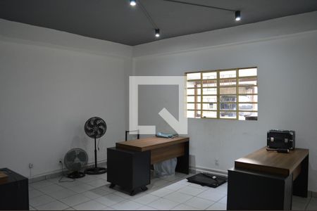 Casa à venda com 374m², 4 quartos e 10 vagasEscritório