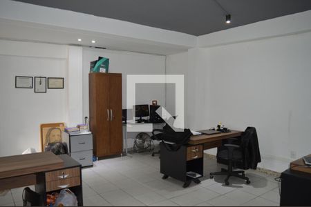 Casa à venda com 374m², 4 quartos e 10 vagasEscritório