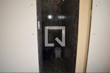 Casa à venda com 374m², 4 quartos e 10 vagasBanheiro da Suite 1