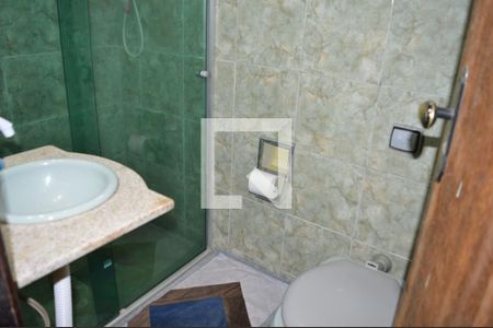 Casa à venda com 374m², 4 quartos e 10 vagasBanheiro da Suite 2