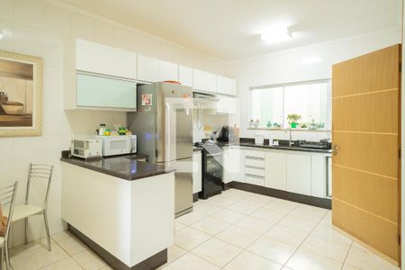 Casa à venda com 203m², 3 quartos e 4 vagasCozinha 