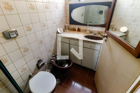 Apartamento à venda com 143m², 3 quartos e 2 vagas Apartamento à venda com 143m², 3 quartos e 2 vagasBanheiro da Suíte