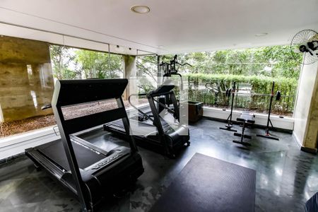 Apartamento à venda com 143m², 3 quartos e 2 vagas Apartamento à venda com 143m², 3 quartos e 2 vagasÁrea comum - Academia