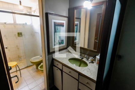 Apartamento à venda com 143m², 3 quartos e 2 vagas Apartamento à venda com 143m², 3 quartos e 2 vagasBanheiro Corredor