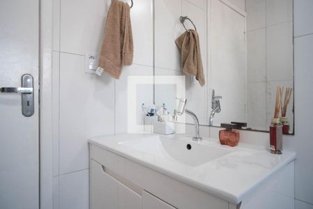 Casa à venda com 120m², 3 quartos e 2 vagas Casa à venda com 120m², 3 quartos e 2 vagasBanheiro