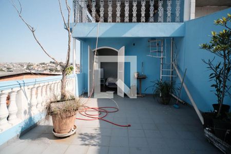 Casa à venda com 120m², 3 quartos e 2 vagas Casa à venda com 120m², 3 quartos e 2 vagasVaranda