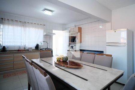 Casa à venda com 120m², 3 quartos e 2 vagas Casa à venda com 120m², 3 quartos e 2 vagasCozinha