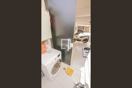 Casa de condomínio à venda com 100m², 2 quartos e 1 vagaÁrea de Serviço