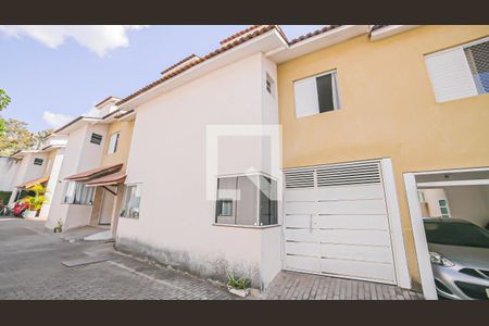 Casa de condomínio à venda com 100m², 2 quartos e 1 vagaFachada