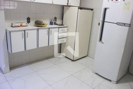 Casa à venda com 310m², 5 quartos e 9 vagasCozinha