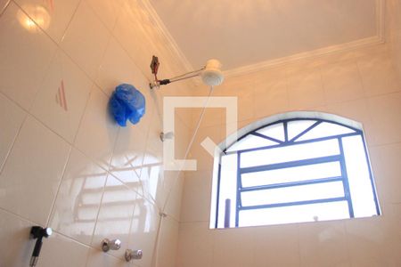 Casa à venda com 310m², 5 quartos e 9 vagasBanheiro da Suíte 2