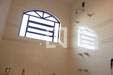 Casa à venda com 310m², 5 quartos e 9 vagasBanheiro da Suíte 1