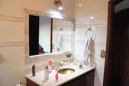 Casa à venda com 310m², 5 quartos e 9 vagasBanheiro da Suíte 1