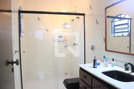 Casa à venda com 310m², 5 quartos e 9 vagasBanheiro 4