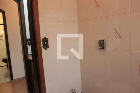 Casa à venda com 310m², 5 quartos e 9 vagasBanheiro da Suíte 2