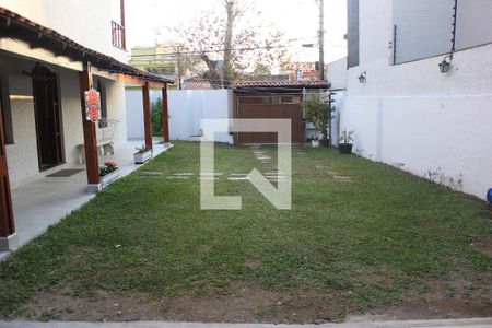 Casa à venda com 310m², 5 quartos e 9 vagasGaragem/ Quintal