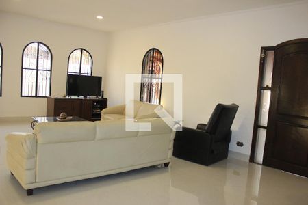 Sala de casa à venda com 5 quartos, 310m² em Vila Galvão, Guarulhos