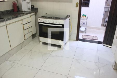 Casa à venda com 310m², 5 quartos e 9 vagasCozinha