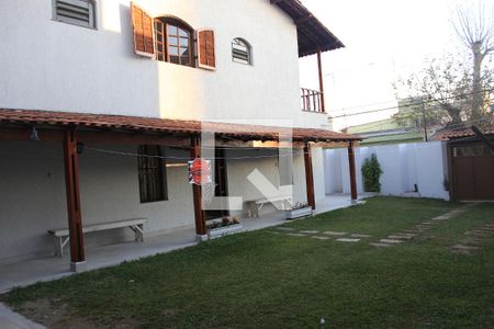 Casa à venda com 310m², 5 quartos e 9 vagasGaragem/ Quintal