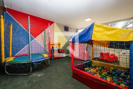 Apartamento à venda com 49m², 1 quarto e 1 vaga Apartamento à venda com 49m², 1 quarto e 1 vagaÁrea comum - Playground