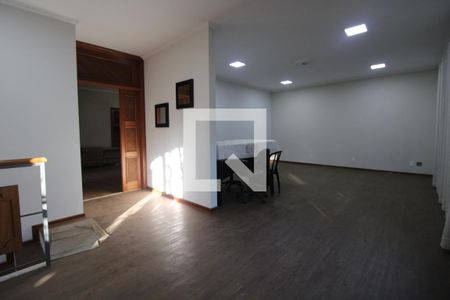 Casa à venda com 545m², 5 quartos e 4 vagasSala de estar (superior)