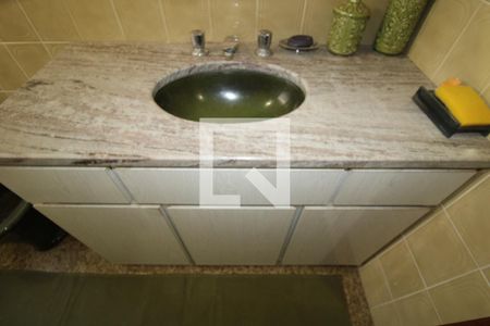 Casa à venda com 545m², 5 quartos e 4 vagasBanheiro Social (superior)