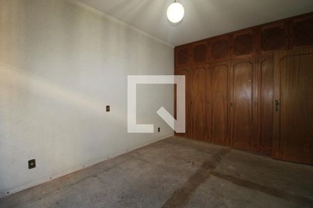 Casa à venda com 545m², 5 quartos e 4 vagasQuarto 2 