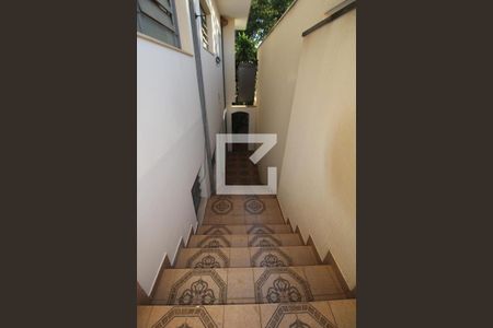 Casa à venda com 545m², 5 quartos e 4 vagasCorredor externo 1