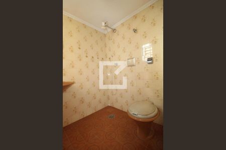 Casa à venda com 545m², 5 quartos e 4 vagasBanheiro externo