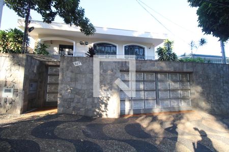 Casa à venda com 545m², 5 quartos e 4 vagasFachada