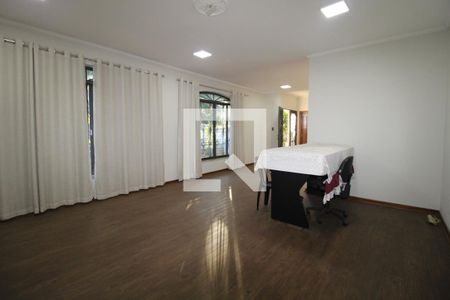 Casa à venda com 545m², 5 quartos e 4 vagasSala de estar (superior)