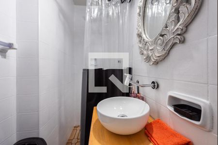 Banheiro de apartamento para alugar com 1 quarto, 33m² em José Menino, Santos