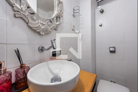 Banheiro de apartamento para alugar com 1 quarto, 33m² em José Menino, Santos