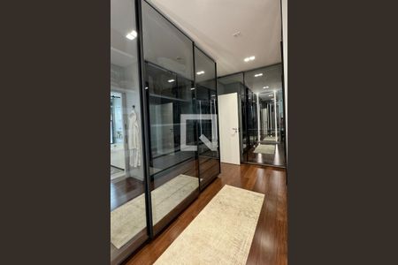 Apartamento à venda com 282m², 4 quartos e 4 vagasCloset da suíte 1