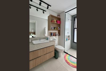 Apartamento à venda com 282m², 4 quartos e 4 vagasBanheiro da Suíte 2