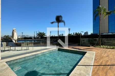 Apartamento à venda com 282m², 4 quartos e 4 vagasPiscina
