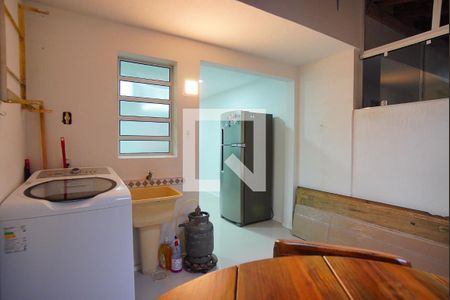 Casa à venda com 72m², 2 quartos e 1 vagaÁrea de Serviço